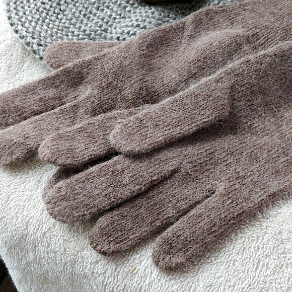 Knit Hat & Glove Set from H&M - Picture 3 of 9